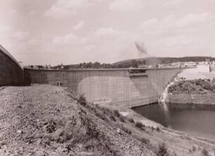 Talsperre Pöhl, Staumauer