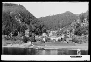 Blick auf Schmilka, Stadteilansicht mit Fährstelle