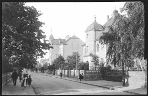 Kötitz. Schule und Rathaus