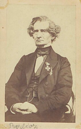 Hector Berlioz, sitzend