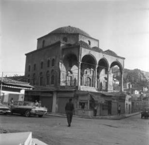 Ehemalige Moschee. Seit 1918 als Museum eingerichtet. Heute: Volkskundemuseum