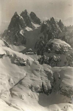 Dolomiten. Cadinspitzen vom Fuß der Drei Zinnen