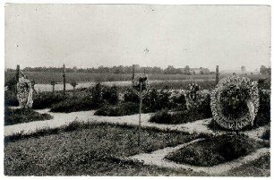 Postkarten aus dem Kriegsgefangenenlager Puchheim: o.Nr.: Friedhof (mehrere Aufnahmen)
