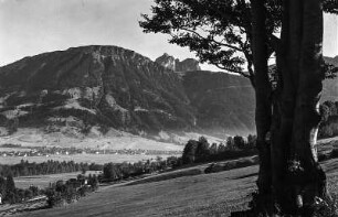 Pfronten. Ortsteilansicht mit Breitenberg und Aggenstein