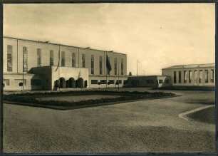 Ausstellung, zerstört. Mittelbau