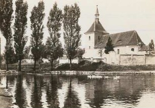Dorfkirche Hohenheida : Hohenheida, Ansicht der Dorfkirche über den Teich