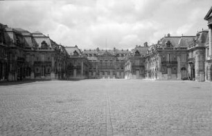 Versailles: Avant-Cour