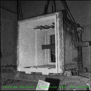 Montage der Messsäule im Forschungsreaktor 2 (FR 2)