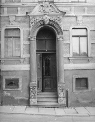 Annaberg-Buchholz, Kleinrückerswalder Straße 1. Wohnhaus. Portal (Schlußstein 1901)