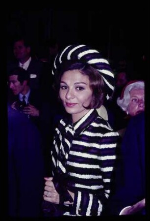 Kaiserin Farah Diba 2.6.67.
