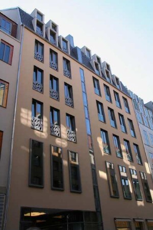 Dresde-Altstadt, Töpferstrasse 2. Wohn- und Geschäftshaus