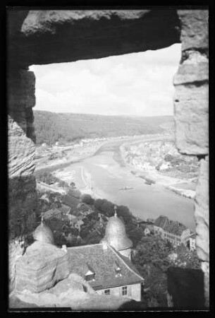Blick auf Main, z.T. Innenstadt und z.T. Kreuzwertheim