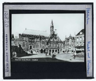 Haarlem, Grote Markt : Marktplatz, Rathaus (Fassade)