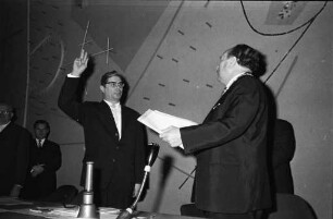 Vereidigung des neuen Bürgermeisters Kurt Hofheinz als Nachfolger von Bürgermeister Franz Gurk.