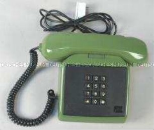 Telefon mit Wähltasten und Schnur, RFT (Rundfunk- und Fernmeldetechnik) "-alpha-", Typ: 590-262-12
