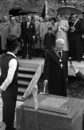 Freiburg: Landesbischof Dr. Bender am Grundstein