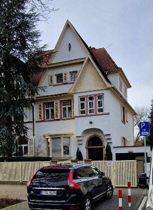 Doppelhaushälfte in der Villenkolonie "Gartenstadt Frankfurt"; Frankfurt, Grafenstraße 21