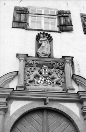 Eichenberg: Schloss, Wappen über dem Eingang