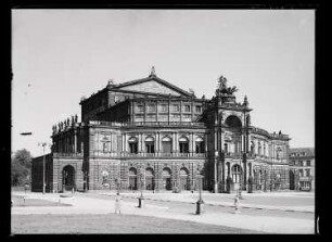 Königliches Hoftheater, Dresden: Ansicht von Süden (Negativ zu Inv. Nr. TBS 097,19)