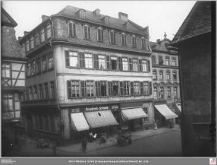 Fahrgasse 18 und Fahrgasse 16 (angeschnitten) von Westen