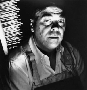 Günther Uecker (geb. 1930; deutscher Maler und Objektkünstler; german painter). 1986
