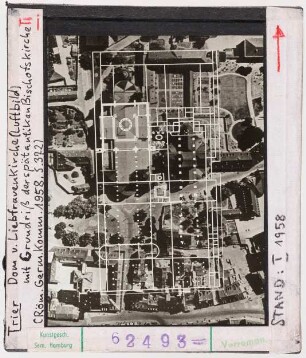 Trier, Dom und Liebfrauenkirche, Luftbild mit Grundriss der spätantiken Bischofskirche. Stand 1958