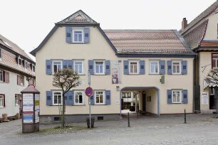 Wohnhaus; Friedrichsdorf, Hugenottenstraße 93
