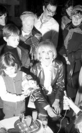 Freiburg: Kaufhaus Schneider, Filmschauspielerin und Malerin, Elke Sommer, bei Interviewstunde