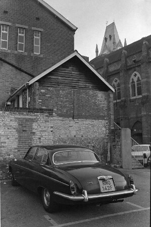 In Winchester (und Hursley) : In Winchester (und Hursley), Jaguar 420