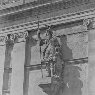 Bautzen : Bautzen. Skulptur an einer Hausfassade