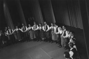 Gastspiel des Jugoslawischen Volkstanzensembles