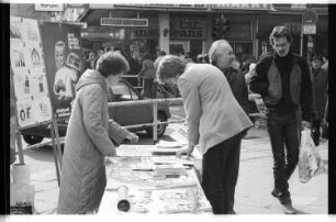 Kleinbildnegative: Infostand IG Metall, 1984