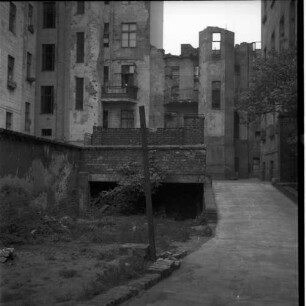 Negativ: Ruine, Dennewitzstraße 32, 1953