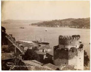 Rumelische Festung (Rumeli Hisarı) in Sariyer, Istanbul: Teilansicht, Turm am Bosporus