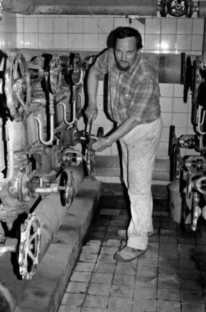 Kalksandsteinwerk Stellau: Vorarbeiter Klaus Peter Wiedfeldt bei der Arbeit