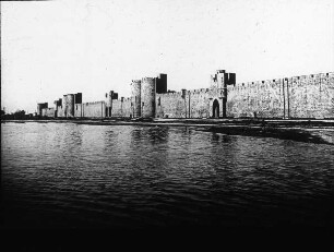 Aigues-Mortes, Westseite gegen Étang