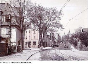 Weißer Hirsch (Dresden-Weißer Hirsch). Bautzner Landstraße. Blick über die Einmündung Rißweg nach Nordwest