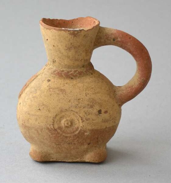 Clay jug (miniature)