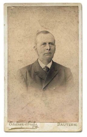 Porträtfoto eines Mannes : Portretowe foto muža
