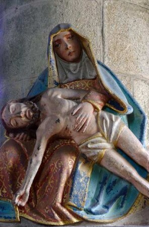 Frankreich. Bretagne. Finistere. Pencran. Enclos Paroissial. Umfriedeter Pfarrhof. Kirche innen. Pieta