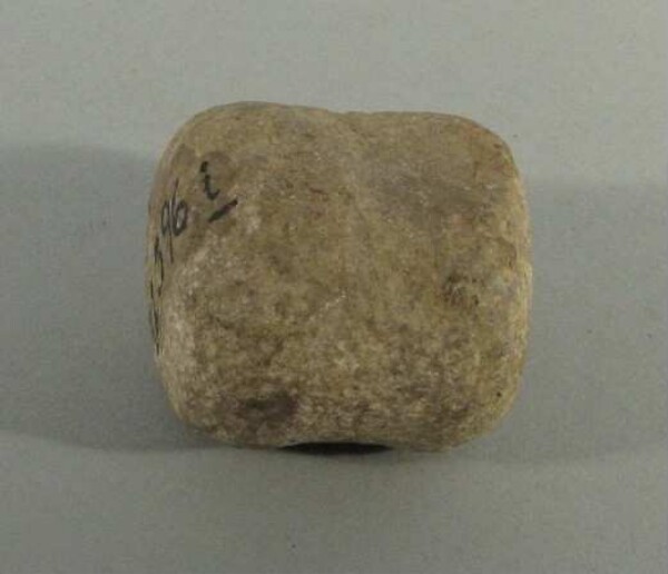 Stone bola