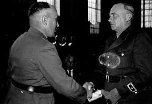 Amtseinführung von Polizeirat Fritz Seegmüller als neuer Kommandant der Bereitschaftspolizei Durlach.