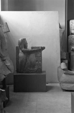 Statue eines Fischopfers (Amenemhet III. ?)