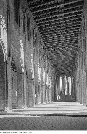 Chorin. Zisterzienserkloster (1334 geweiht), Inneres nach Osten