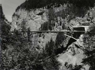 Autobahnbrücke über die Via Mala Schlucht