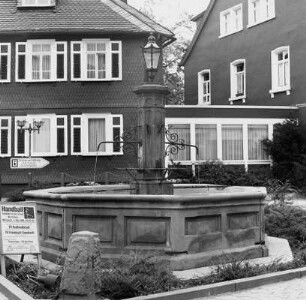 Laufbrunnen (''Großer Brunnen''); Bad König, Elisabethenstraße (Ecke Frankfurter Straße)