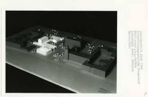 Volksbildungszentrum, Berlin-Tempelhof (Diplomarbeit bei Kurt Dübbers): Modellfoto
