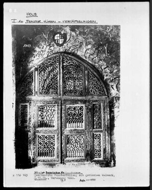 Fensterfüllung mit gotischem Maßwerk
