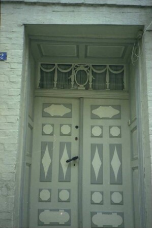 Hindenburgstraße 2: Detailaufnahme: Eingangstür
