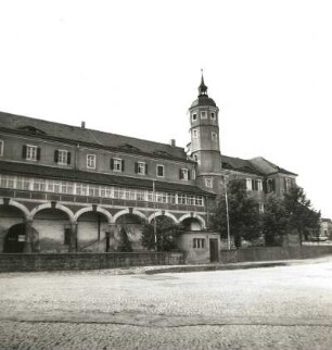Dohna-Röhrsdorf-Gamig. Ehemaliges Rittergut Gut Gamig (1501/1900; Umbau und Turm 1834, W. Hermann). Ansicht mit Treppenturm von Süd-Südwesten
